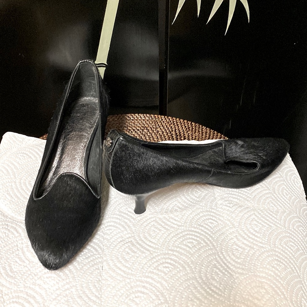 Elliot Lucca black faux skin shoe in size 8.5